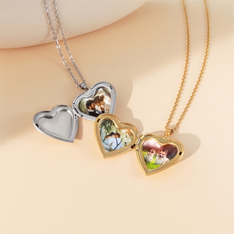 Heart Locket Necklace Photo - Collar con colgante de medallón de