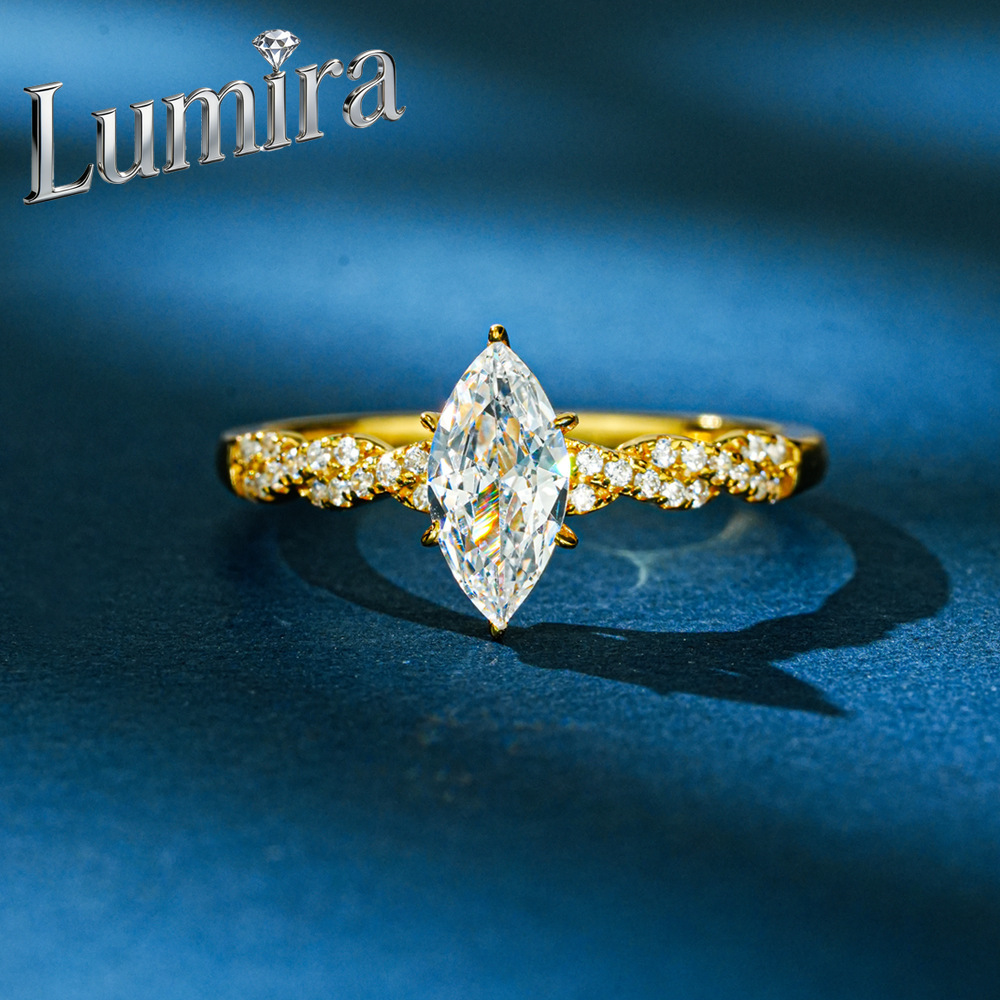 Moissanite Engagement Ring 1 Carat - Anillo de compromiso Lumira de oro